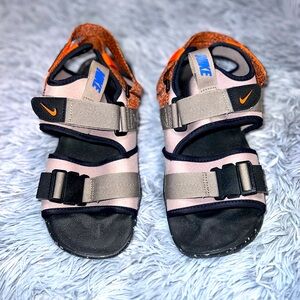 Nike Canyon Sandals size 8 shoes
